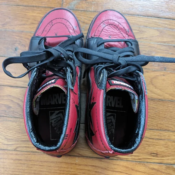Vans Sk8-Hi X Marvel DEADPOOL Red Black Sneakers Size Men's 7 - Woman 8.5 - Picture 13 of 14